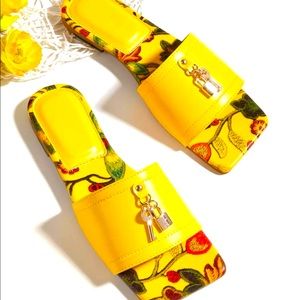 Floral pattern slides